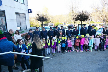 2025-11-14_Metika Prizig svec za zrtve prometnih nesrec_012